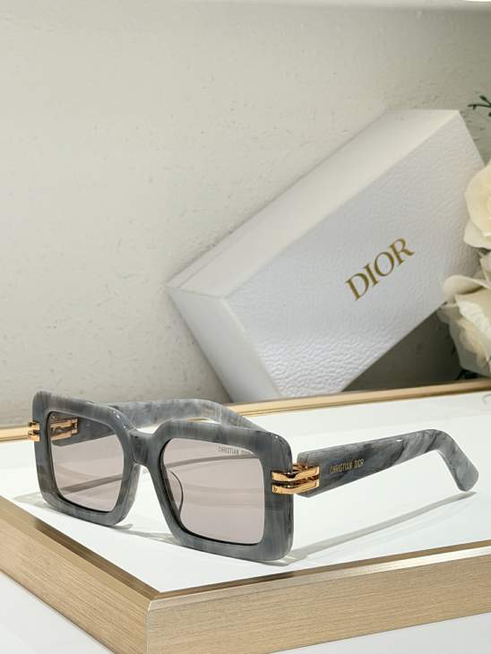 Picture of Dior Sunglasses _SKUfw80236098fw